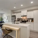 Free Underground Parking, Pet Friendly Apartment