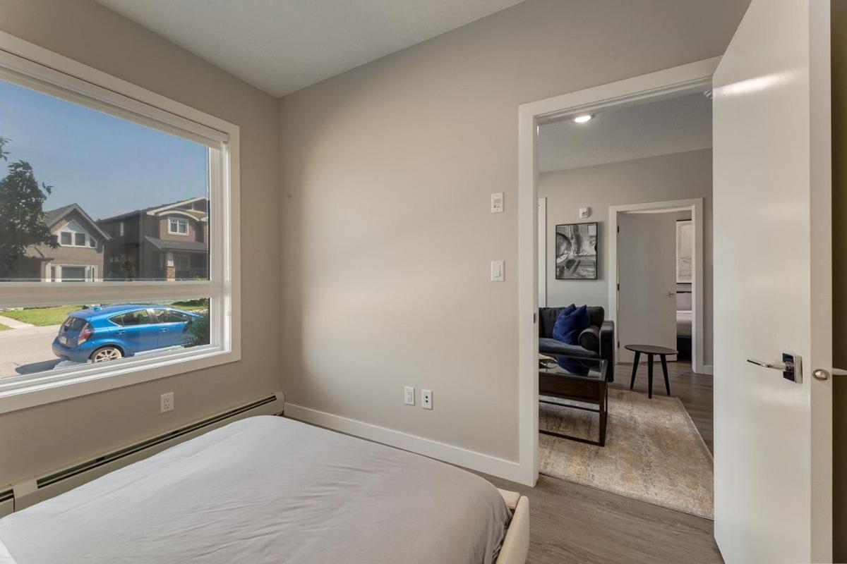 Apartment Free Underground Parking, Pet Friendly Calgary